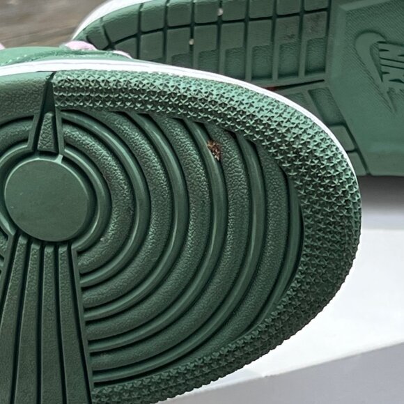 Womans NIKE Air Jordan 1 Mid SE Dutch Green Sneakers 7 with Box - Picture 10 of 16